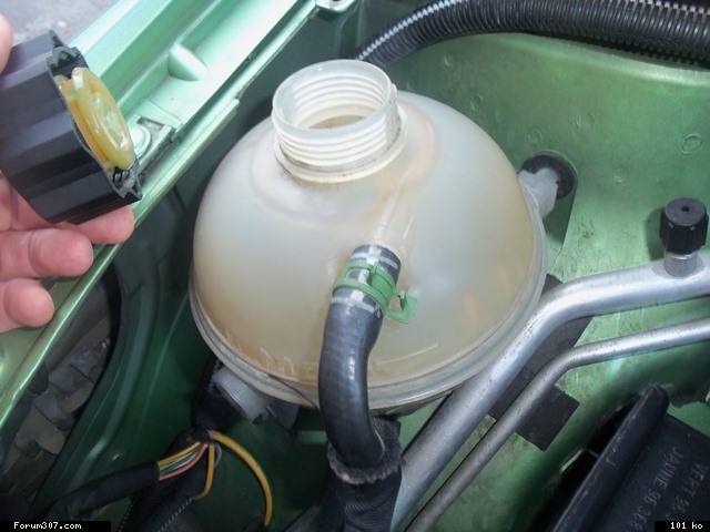 niveau d’eau dans la vase d’expansion