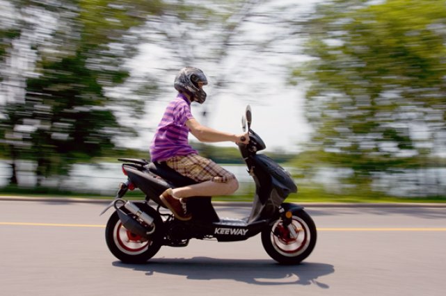 un scooter