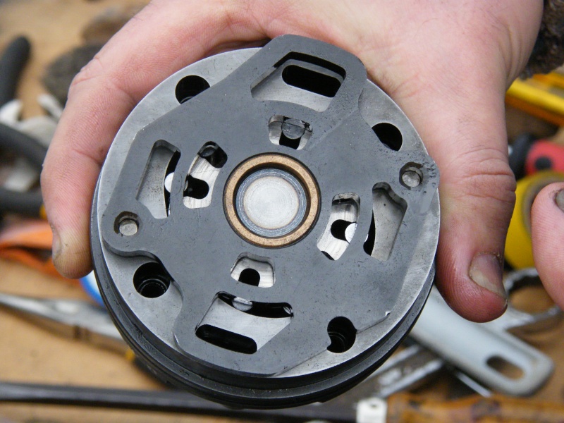 Comment réviser une pompe de direction assistée